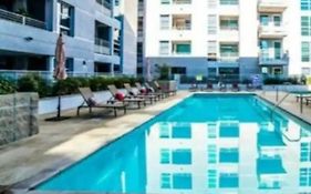 2Bedroom Downtown Los Angeles Pool And Gym Onsite.